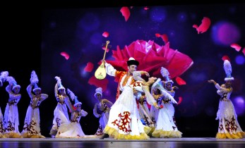 迎絲路盛會、賞河州牡丹——第二屆河州牡丹文化節開幕式文藝演出《河州盛開牡丹花》在臨夏大劇院隆重啟幕