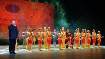 迎接新時代·共筑中國夢——甘肅演藝集團熱烈慶祝黨的十九大勝利召開獻禮演出之省雜技團展演報道