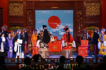 甘肅省京劇團在東風劇院演出傳統京劇折子戲《林沖夜奔》《六月雪》《鍘美案》