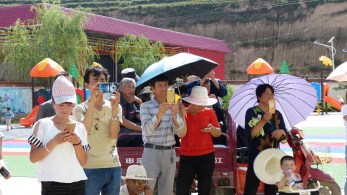 惠民演出再放藝彩　歡聲笑語響徹鄉村——省歌舞劇院隴原“紅色文藝輕騎兵”走進隴西鞏昌、福星鎮