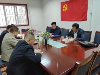 甘肅演藝集團副總經理龍富國赴甘肅省舞臺美術工廠調研指導工作