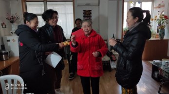用真情送溫暖  以行動見真情——甘肅省雜技團(tuán)領(lǐng)導(dǎo)2019年春節(jié)前慰問老干部及傷殘?zhí)厥馊藛T
