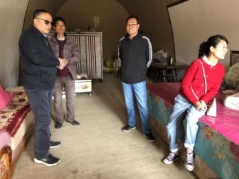 甘肅省演出公司赴環縣車道鄉三角城村開展精準扶貧工作