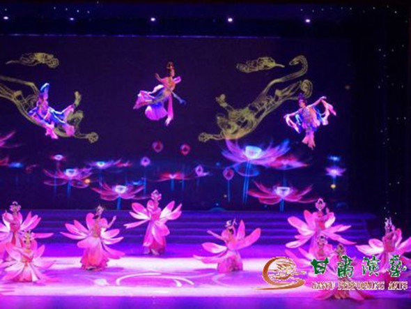 中國經典雜技秀《多彩民族風》在黃河劇院上演