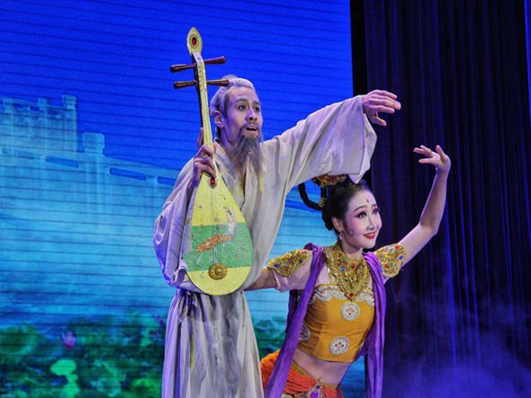 《絲路花雨》赴東西協作四城市慰問答謝演出獲省委書記林鐸高度評價