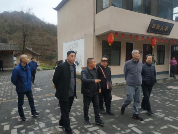 甘肅演藝集團秦腔藝術劇院 新創大型秦劇《人往高處走》創作團隊赴 隴南進行創作采風