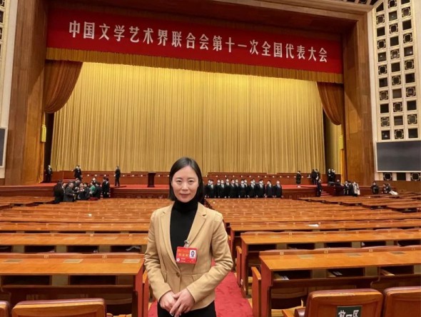甘肅演藝集團秦腔藝術(shù)劇院黨總支委員、副院長蘇鳳麗參加中國文聯(lián)第十一次全國代表大會、中國作協(xié)第十次全國代表大會